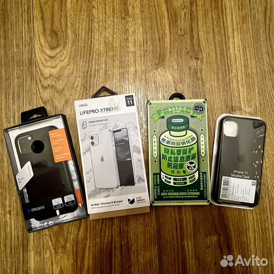Чехлы и защитное стекло на iPhone 11