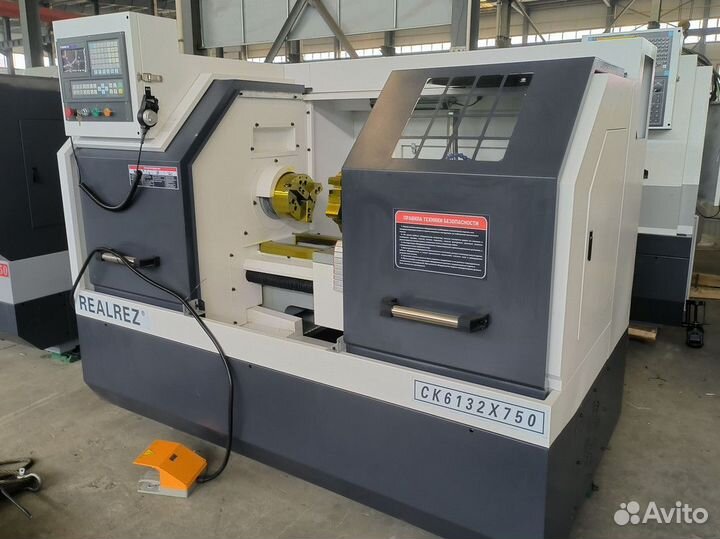 Токарный станок с чпу realrez CK 6132х750 GAH6