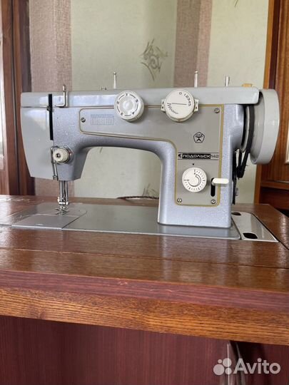 Швейная машина Подольск 142