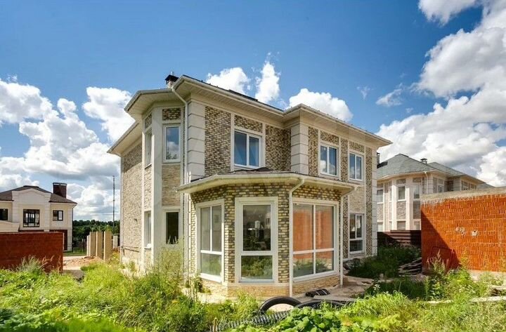 Коттедж 224 м² на участке 8 сот.