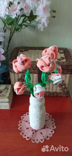 Букет цветов в вазе ручной работы