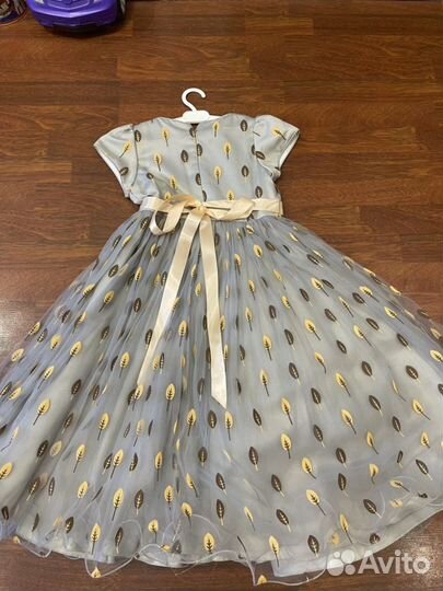 Платье праздничное