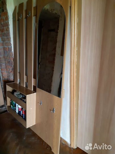 Вешалка с зеркалом