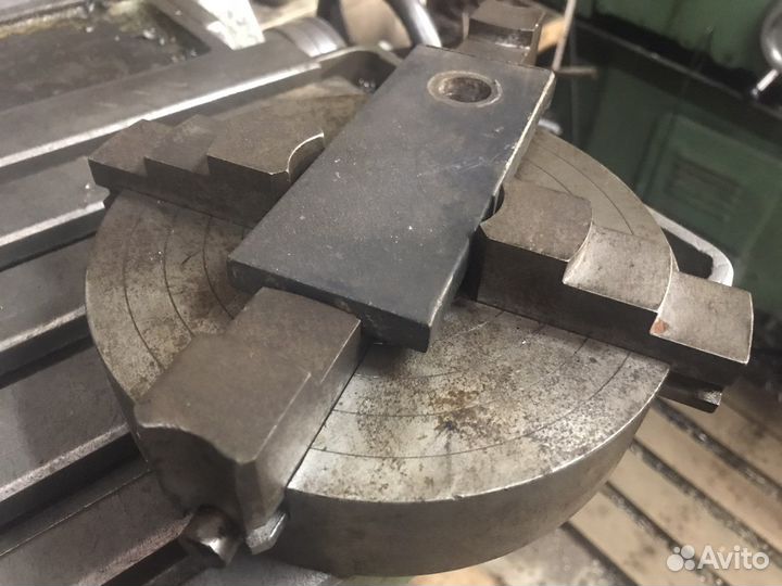 Токарный патрон четырехкулачковый