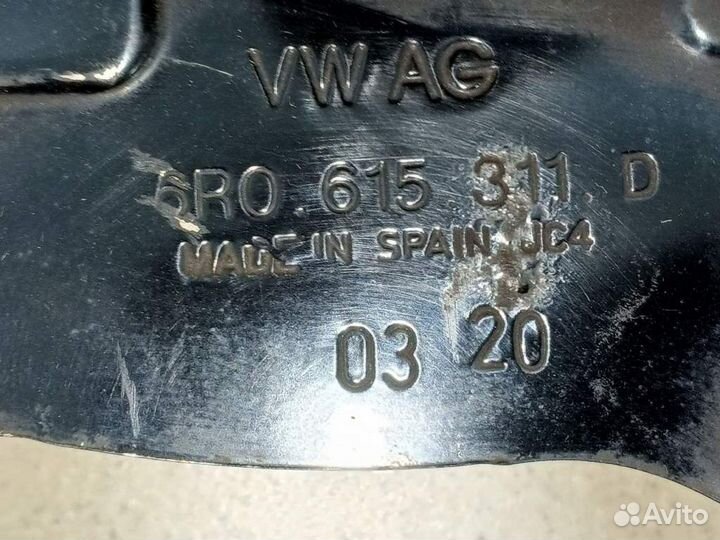 Кулак поворотный передний левый Volkswagen Polo (R