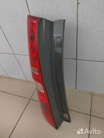 Фонарь задний левый Hyundai H-1 Grand Starex
