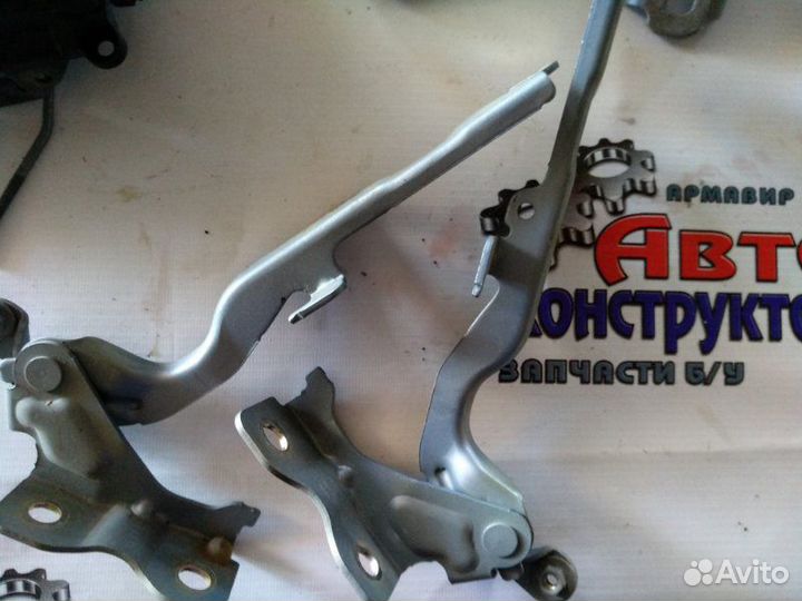 Петля капота Chevrolet Cruze седан F16D3 2012