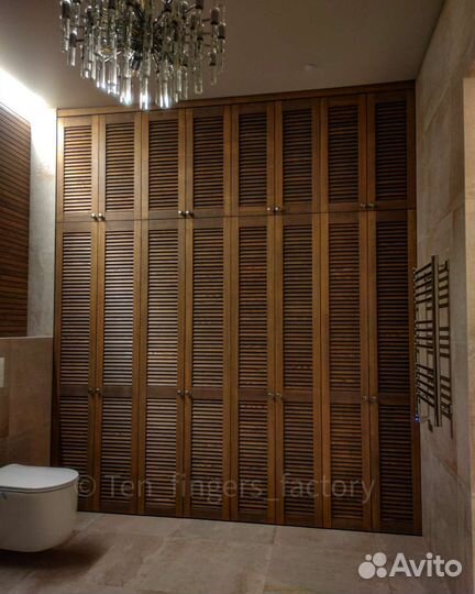 Изготовление жалюзийных дверей