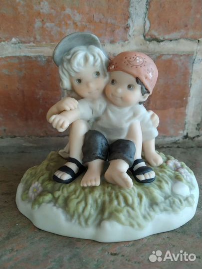 Статуэтка фарфоровая Enesco