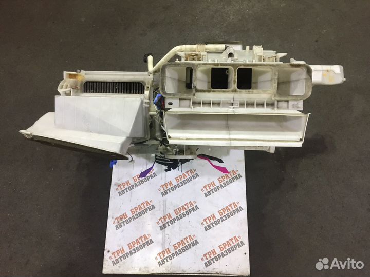 Тойота Камри Корпус печки