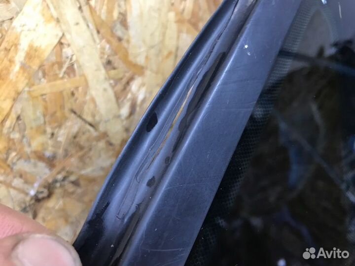 Форточка кузова задняя правая Ford Focus 3 седан