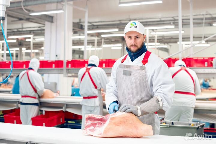 Бригада обвальщиков мяса