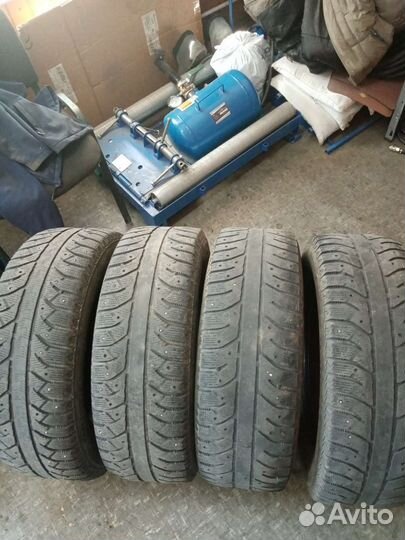 Bridgestone Ice Cruiser 7000S 215/65 R16