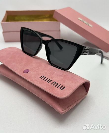 Солнцезащитные очки miu miu