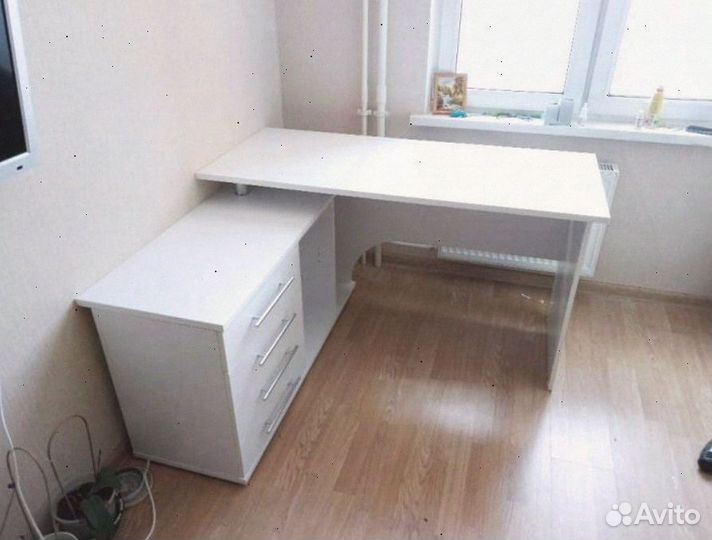 Компьютерный стол новый