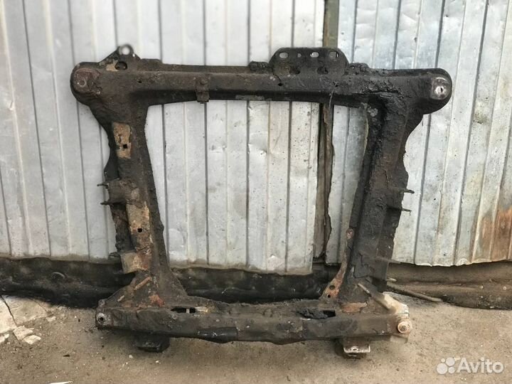 Балка подмоторная для Renault Clio II/Symbol