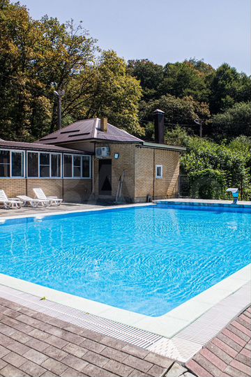 Комната 80 м², 2/2 эт.