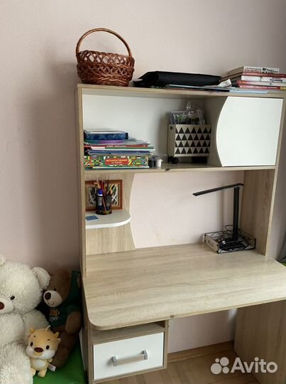 Детский письменный стол