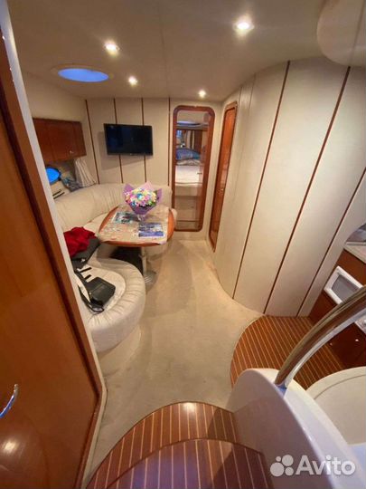 Аренда, прогулки на катерах и яхтах