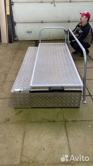 Подиум для гроба в ритуальный автомобиль катафалк