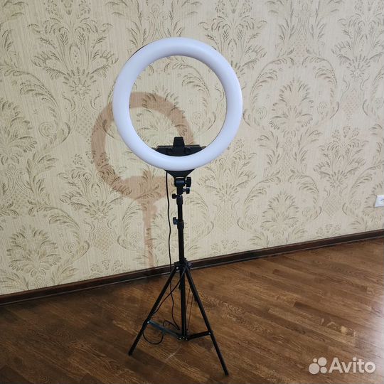 Кольцевая лампа со штативом MJ-45 RGB