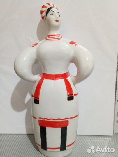 Фарфоровая статуэтка О. Рапай - девушка Гандзя