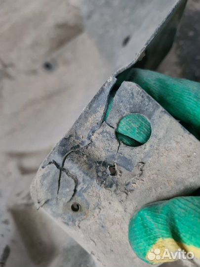 Локер передний правый Renault Fluence седан M4R