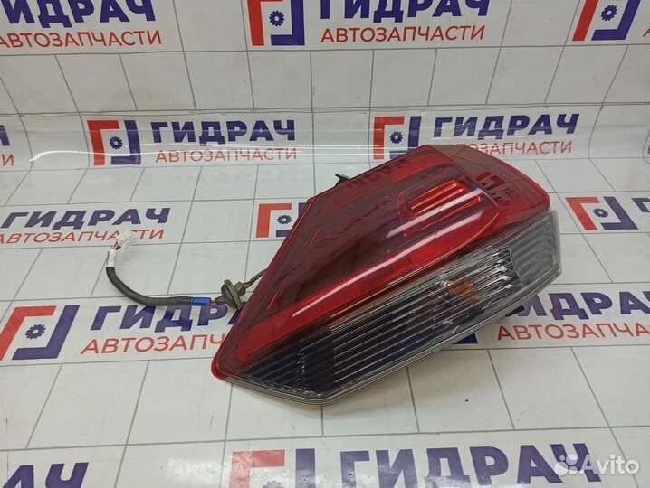 Фонарь задний наружный левый Nissan Roque (T32) 26555-6FL0D