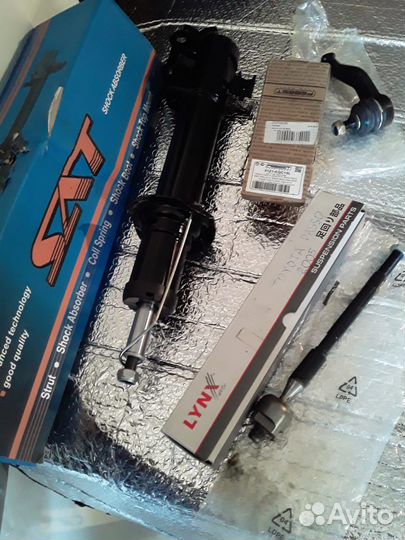 Стойка амортизатора передняя новая toyota