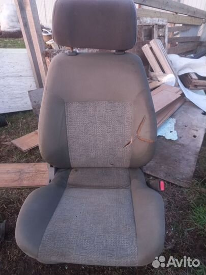 Передное пассажирское сидение на дуе nexia