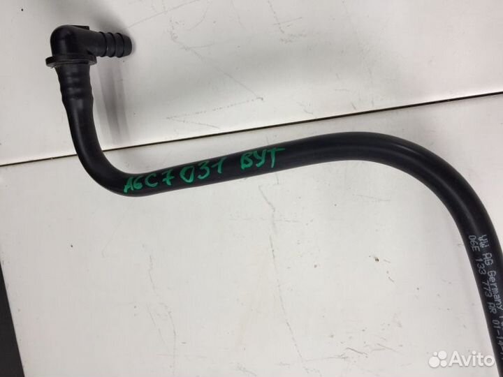 Трубка вакуумная с клапаном Audi A6 С7 chva 2012