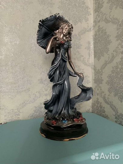 Статуэтка металлическая Подпись j.eros 32 см