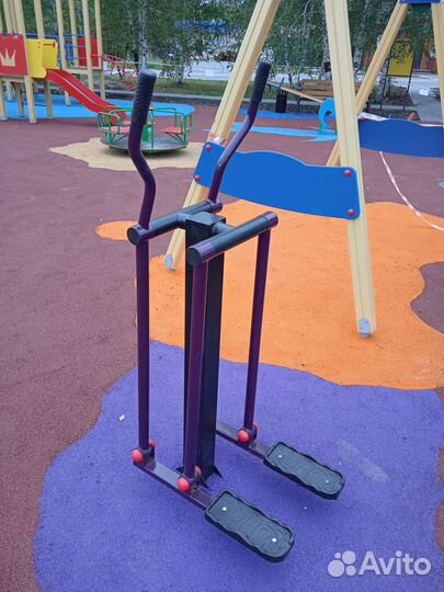 Уличные спортивные тренажёры