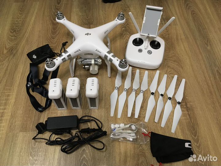Квадрокоптер DJI Phantom 3 Advanced
