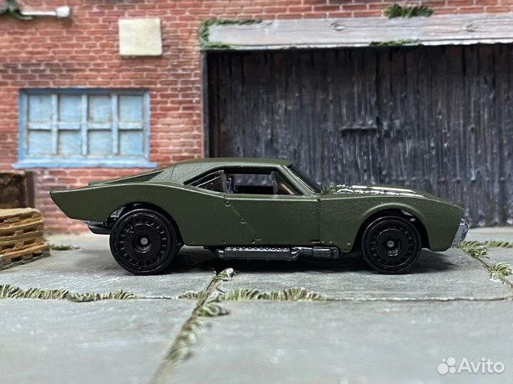 Бэтмобиль Бэтмена Готэмской версии