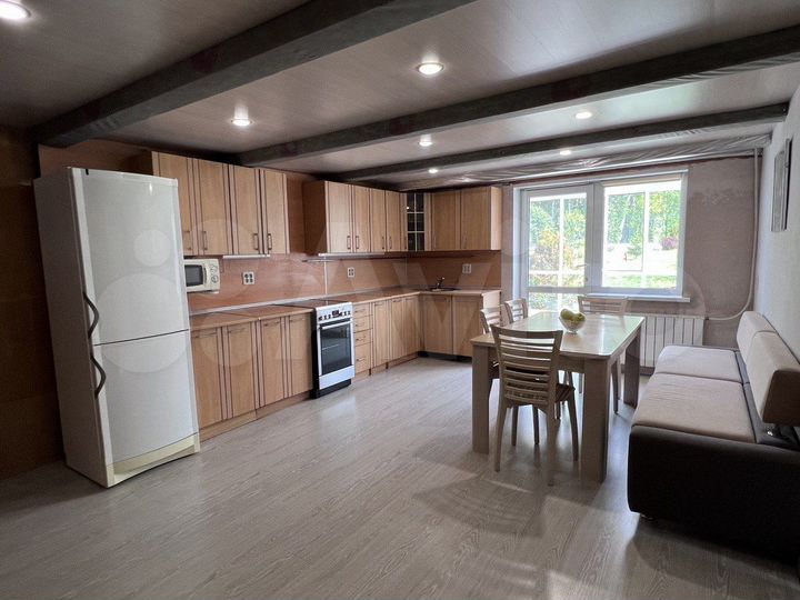 Дом 296,4 м² на участке 18,2 сот.