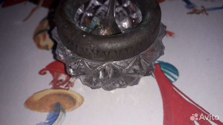 Солонка из хрусталя с ободком и ложечкой