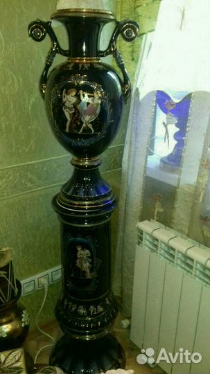 Вазы на подставке