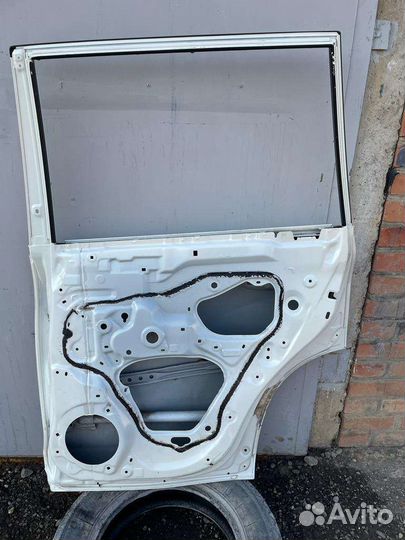 Дверь задняя правая Toyota Land Cruiser Prado