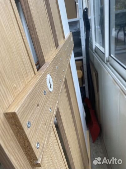 Зеркало и вешалка для одежды в прихожую