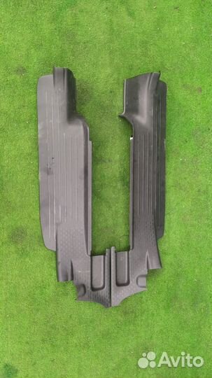 Накладки на пороги Комплектом Toyota Wish ZNE10