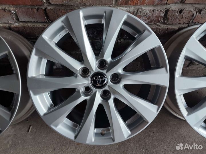 Оригинальные диски Toyota Camry V70 R17 5х114.3