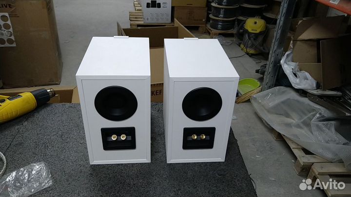 Полочная акустика KEF Q150 Satin White (арт. 30674