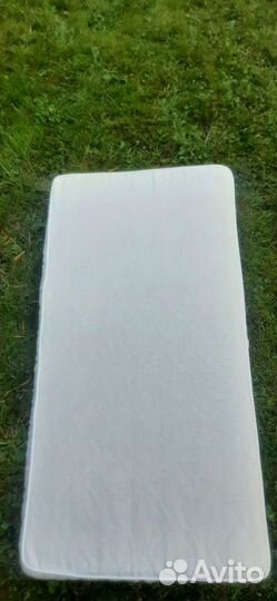 Детская кроватка с матрасом