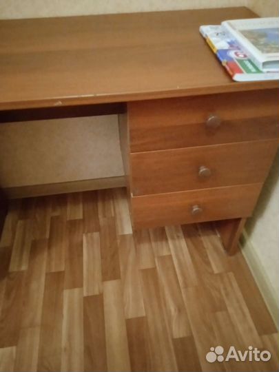 Письменный стол