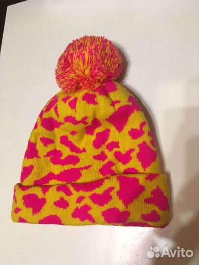 Яркая шапка Barking Store