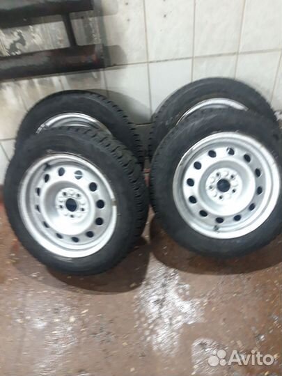 Advanta ER-700 185/65 R15 39B