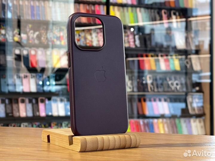 Чехол на iPhone 15 pro leather case