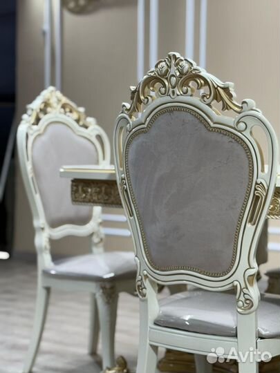 Стол обеденный со стульями