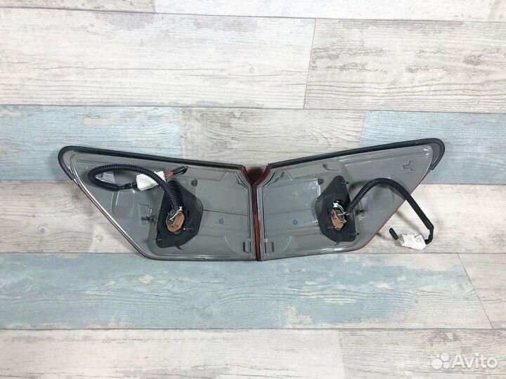 Фонарь задний Lexus IS250